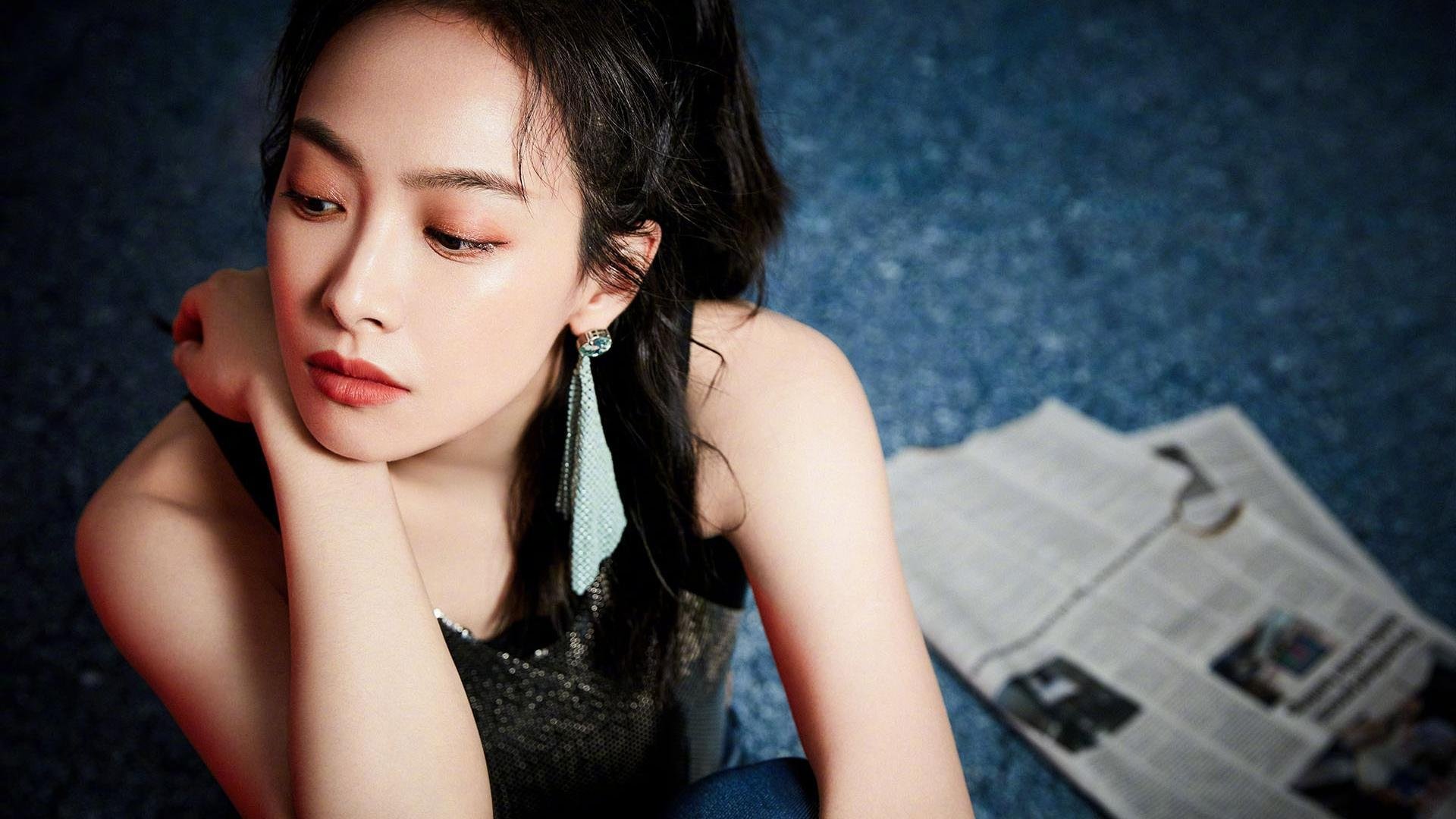 东契奇的魔术一人掌控比赛节奏，东契奇经典动作